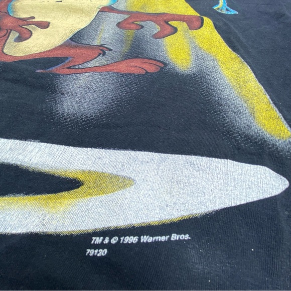 Rare vintage 90s Tasmanian Devil UFO Abduction tee - Picture 2 of 3